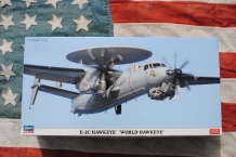 images/productimages/small/E-2C Hawkeye World Hawkeye Hasegawa 1;72 voor.jpg
